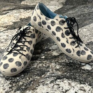 Cloud footwear polkadot side zip shoes